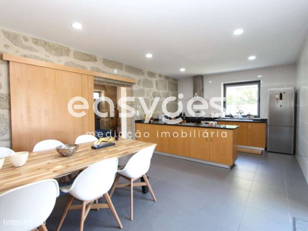 Excelente moradia T4+1 localizada em Travanca de Lagos, OHP - Grande imagem: 4/26