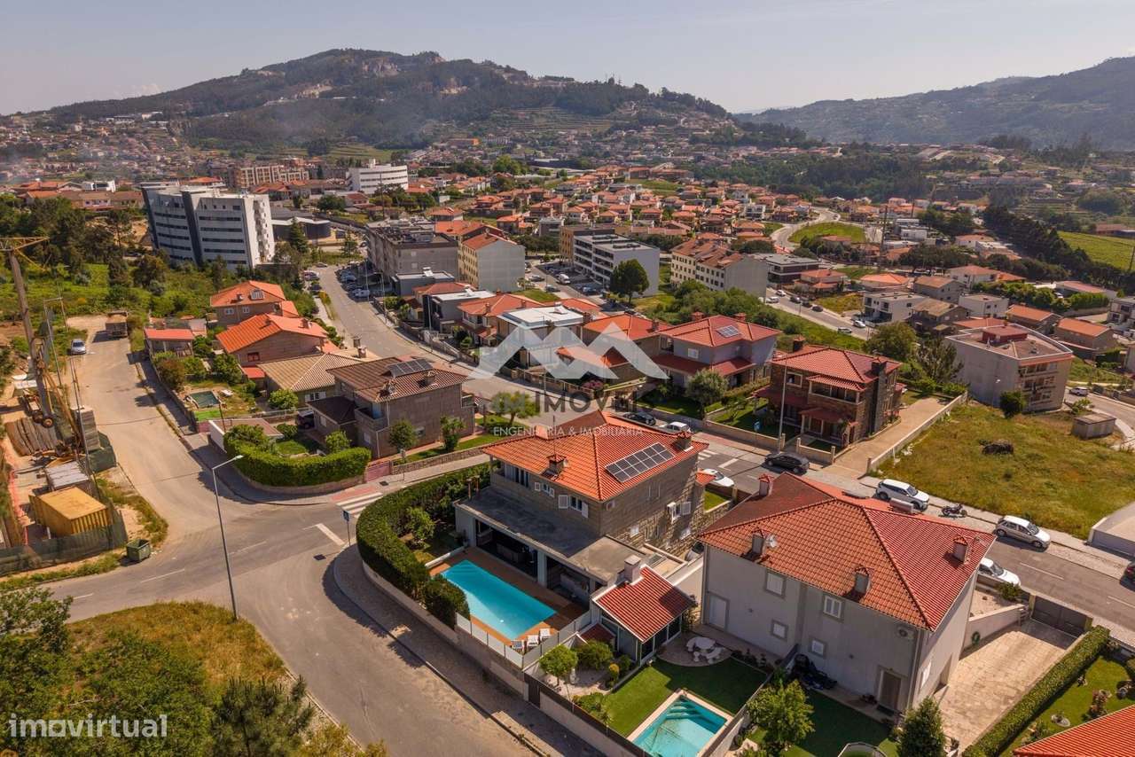 Moradia T4 | Piscina | Jardim | 4 frentes | Praia Fluvial-50