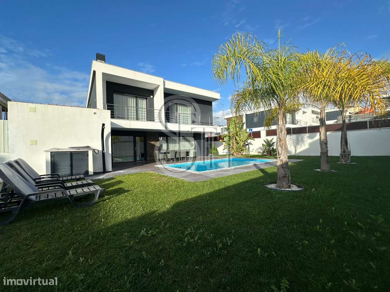 MORADIA T4 MOBILADA - Grande imagem: 5/36