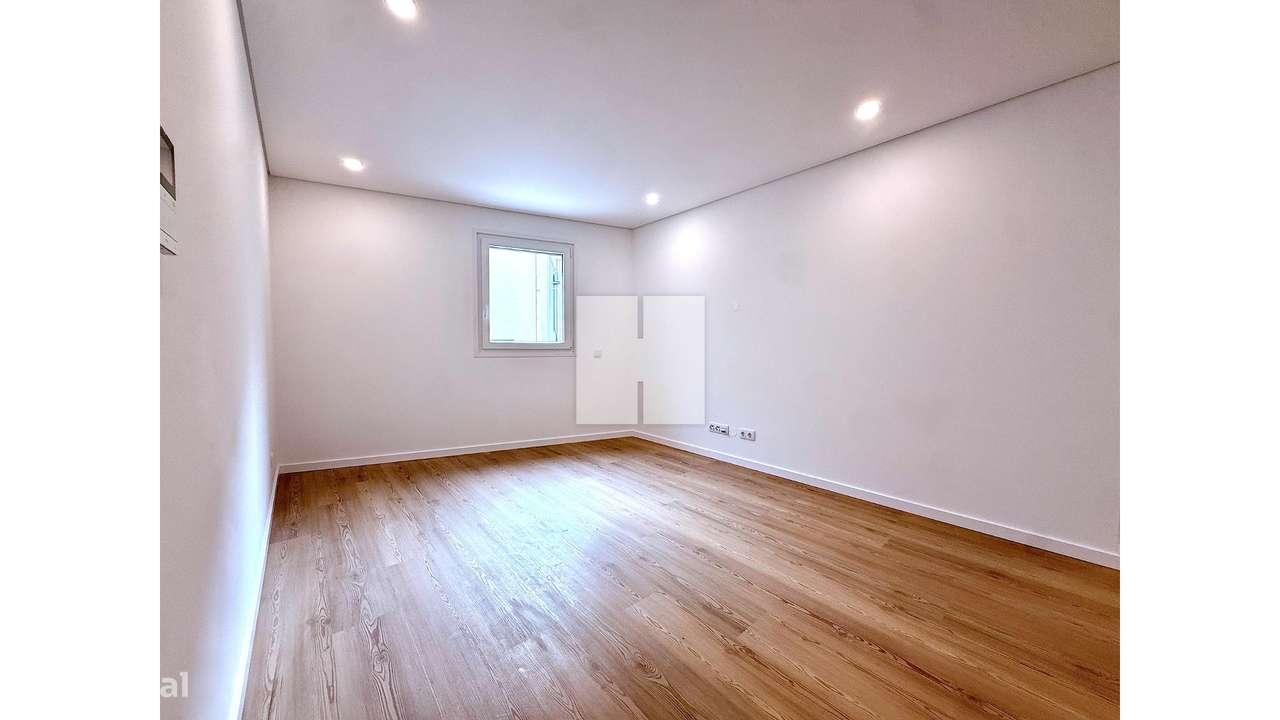 Apartamento T1K Novo em Zona Nobre-8