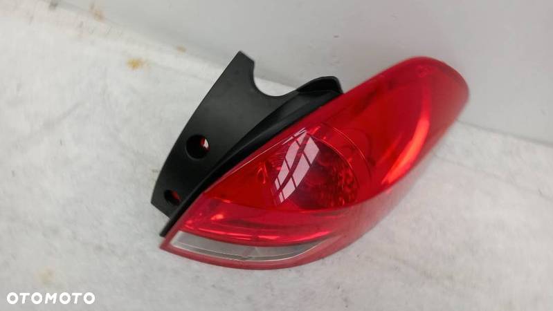 RENAULT CLIO III KOMBI lampa tylna prawa prawy tył 2005-2012 8200586844 - 2