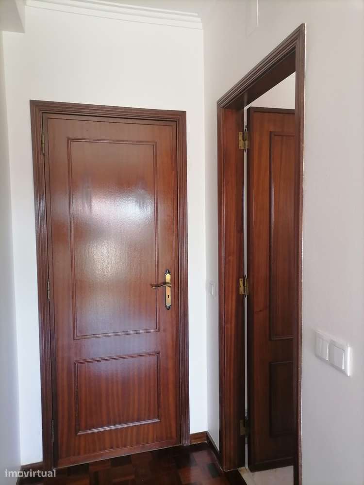 T3 Centro de Queijas, Oeiras. Com Parqueamento e Arrecadação.-45