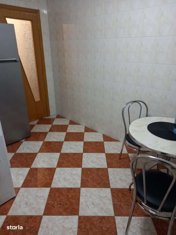 GARSONIERA VITAN, BUCATARIE INCHISA, MOBILAT/UTILAT, METROU 15 MINUTE - Imagine principală: 4/10