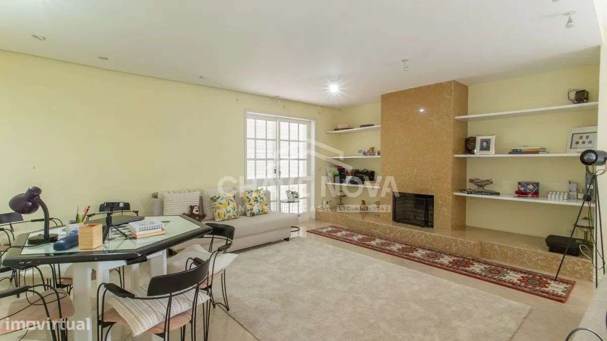 Moradia V6 com Piscina Interior e Exterior | Arcozelo | Vista Mar-19