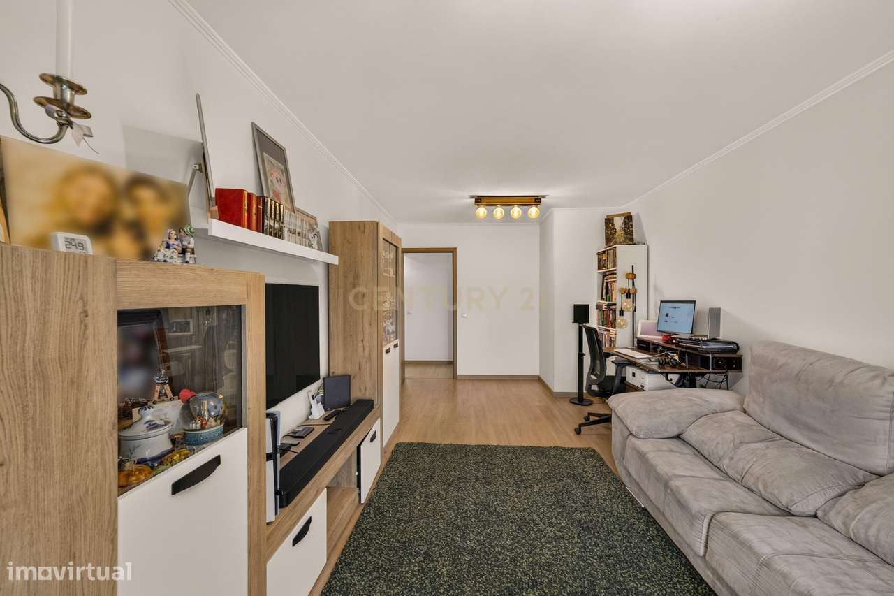 Apartamento T3 com parqueamento privativo (Monte da Caparica)-6