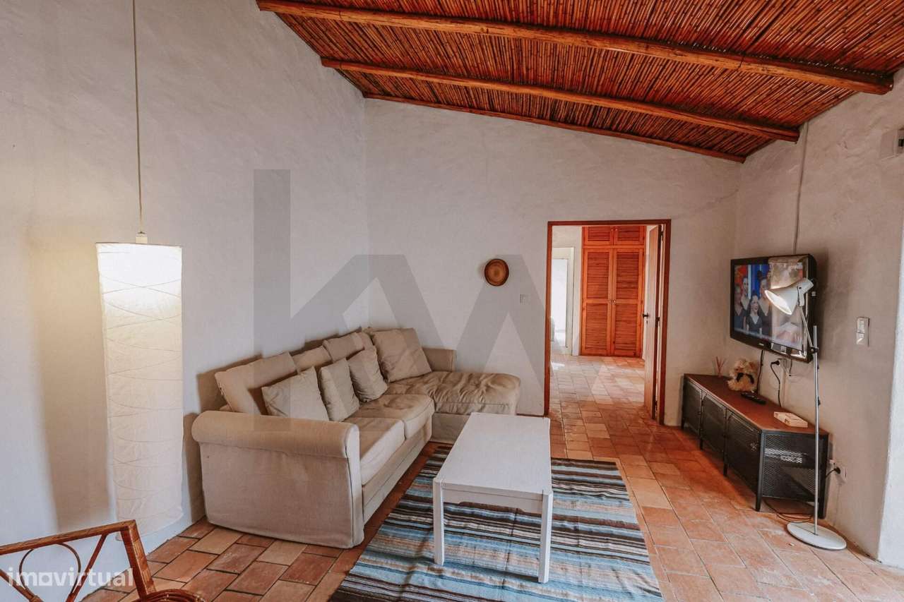 MORADIA  ESPAÇO EXTERIOR  E ZONA DE ESTACIONAMENTO PRIVATIVO-13