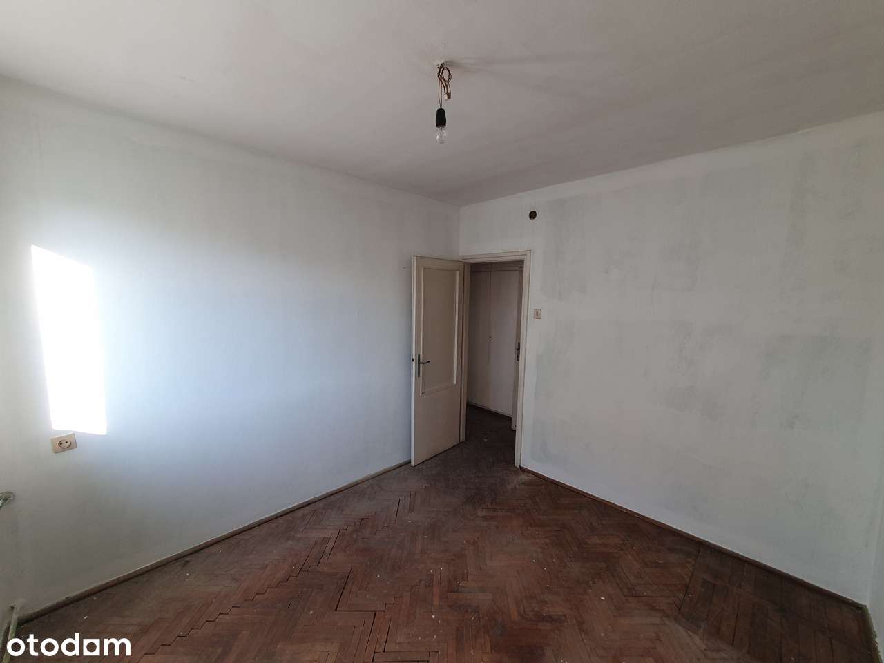 Przestronne mieszkanie w dobrej lokalizacji - Pełny obrazek: 4/15