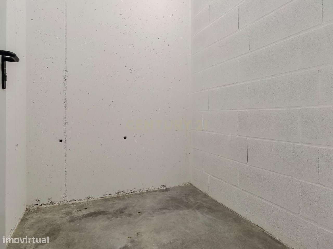 Apartamento T3 de Luxo em Condomínio Privado com Piscina, Padel e Giná-36