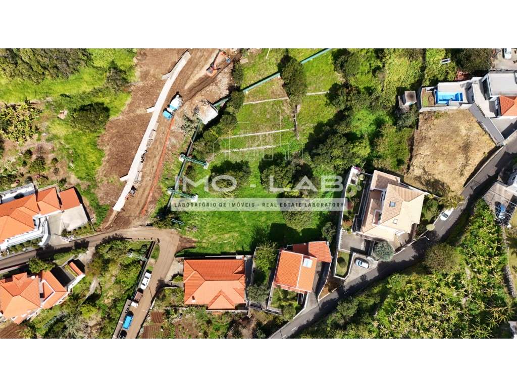 Terreno com 1033 - ENORME POTENCIAL - Calheta-18