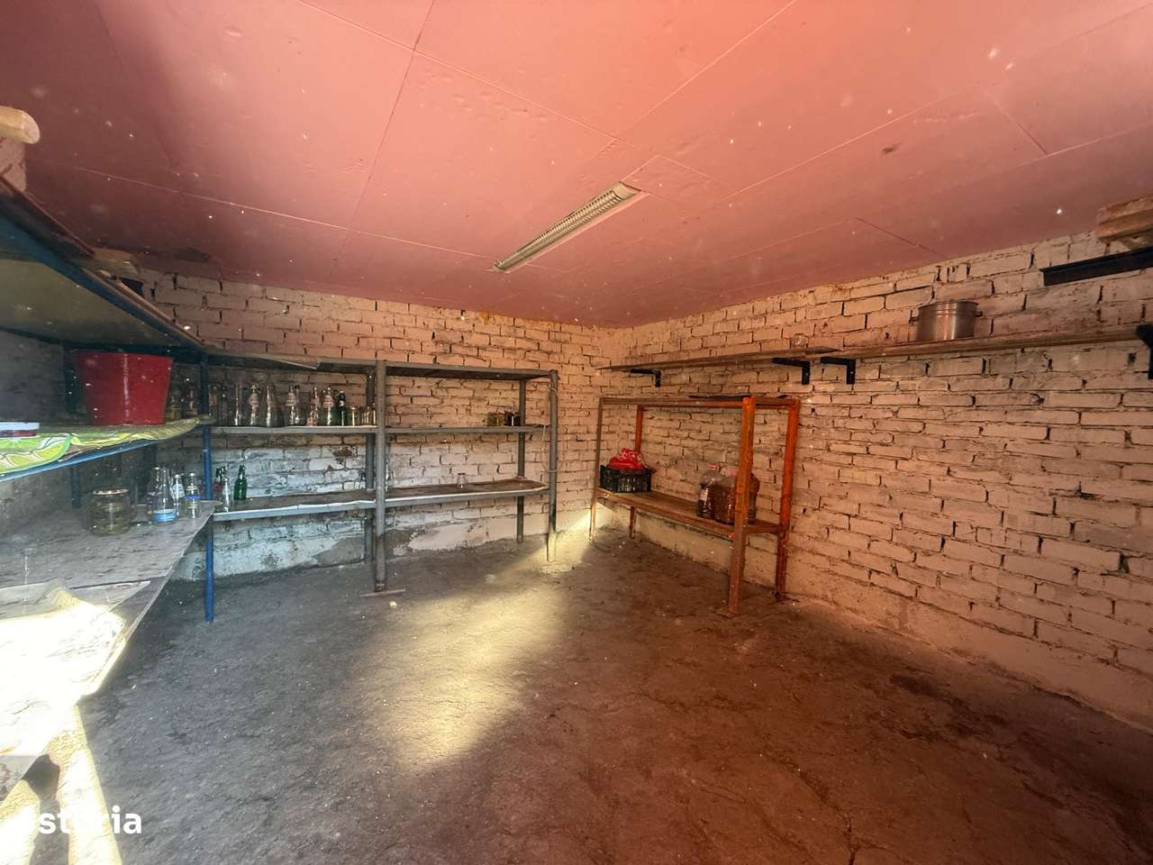 Casă cu mult teren-14