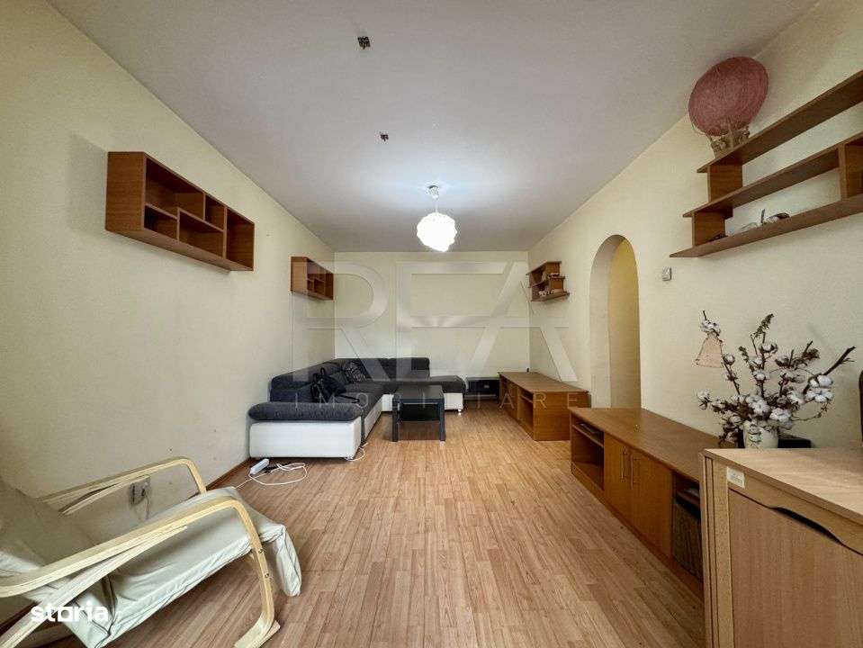 2 camere Titulescu cu vedere pe spate in bloc 1981-1