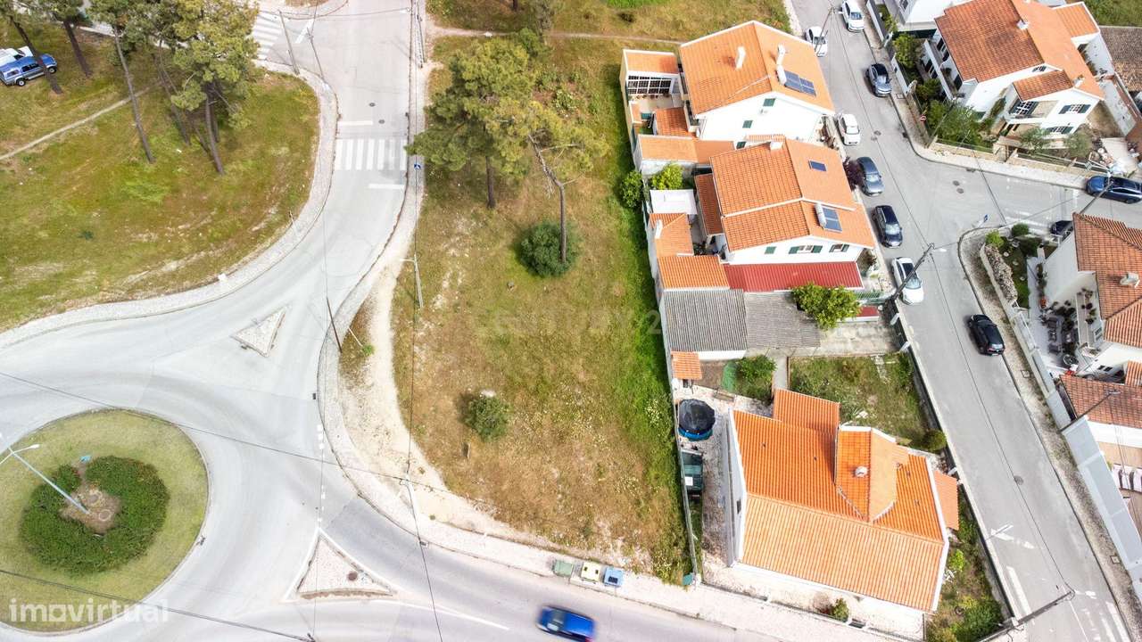 Terreno na Quinta do Conde para construção de edificio-16