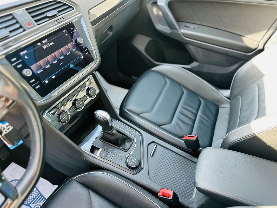 Volkswagen Tiguan 2.0 TDI SCR 4MOTION DSG Highline - 27