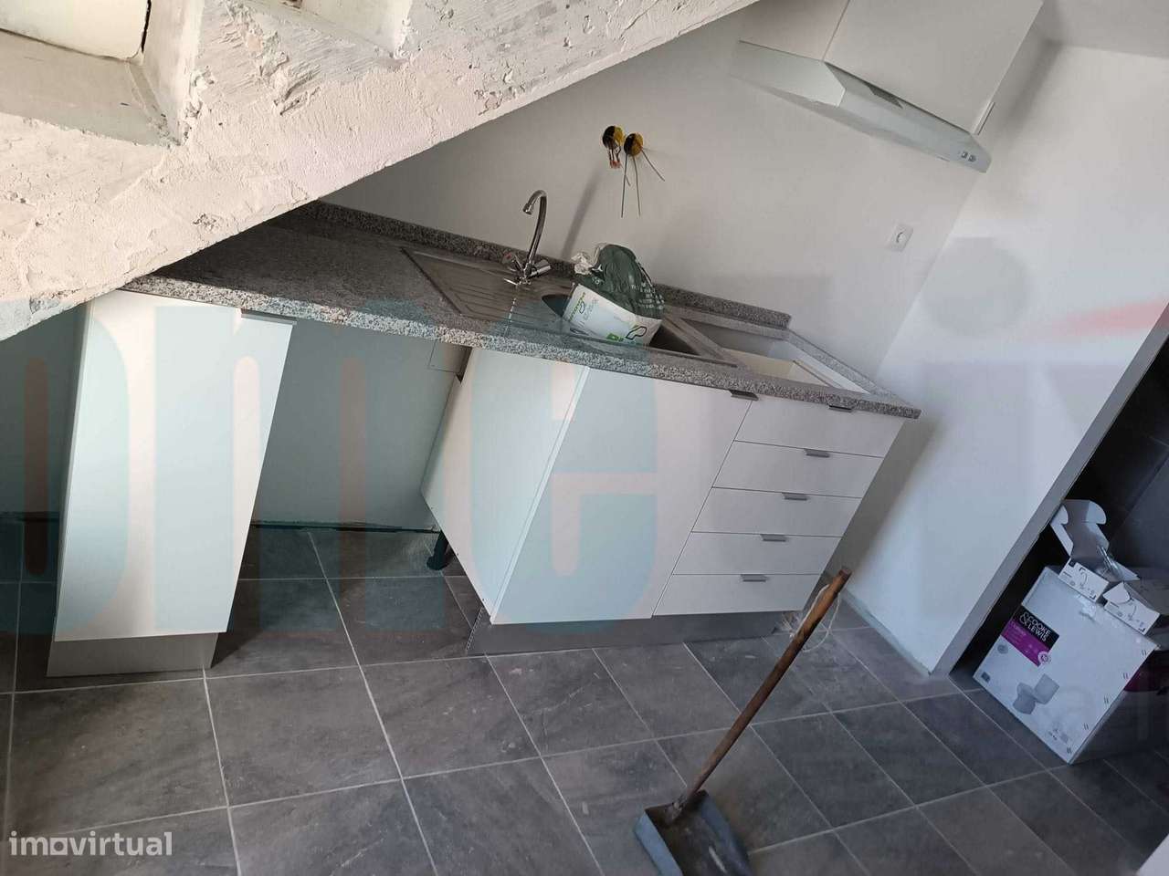 Prédio Rés do Chão | 2 Moradias Independentes | Pinheiro de Loures-13