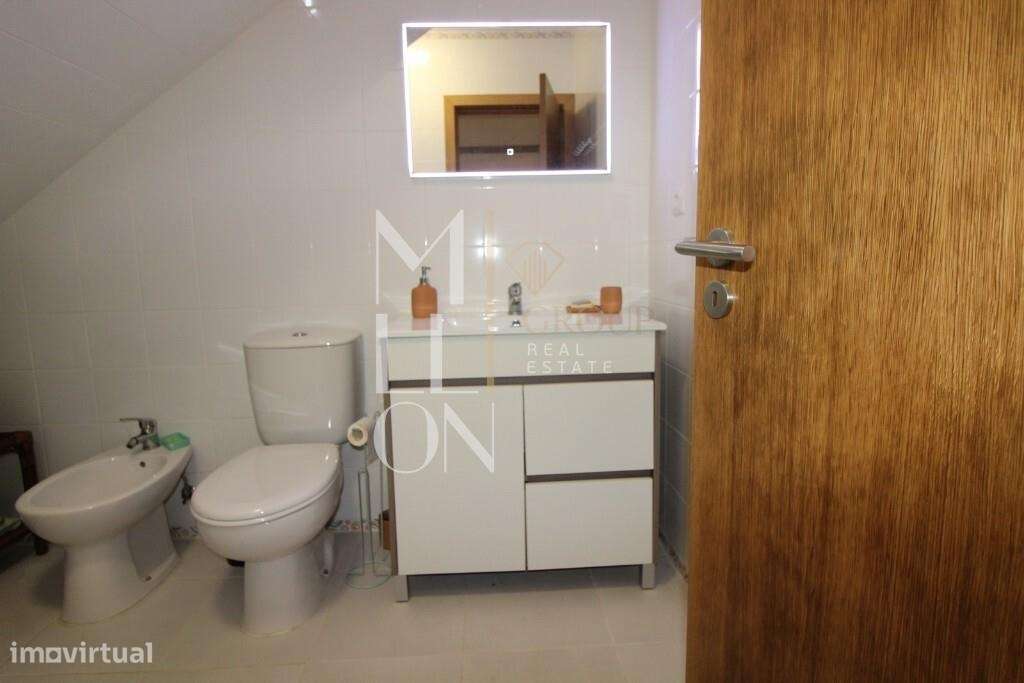 Moradia de charme Reabilitada com Garagem e Logradouro-13