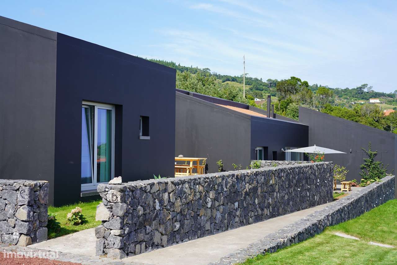 Moradia T3 contemporânea com jardim na Prainha, Ilha do Pico-7