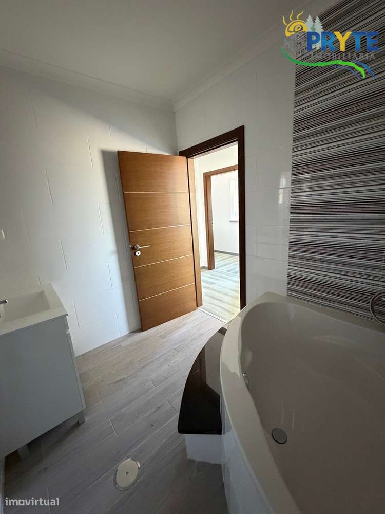 Quinta com moradia T3 , anexos e ruínas em Pedrógão Grande-29