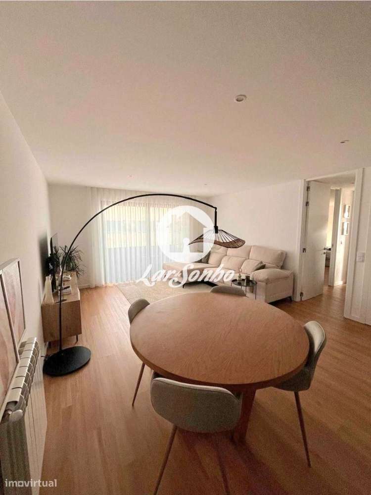 T2 praticamente Novo em Matosinhos-2