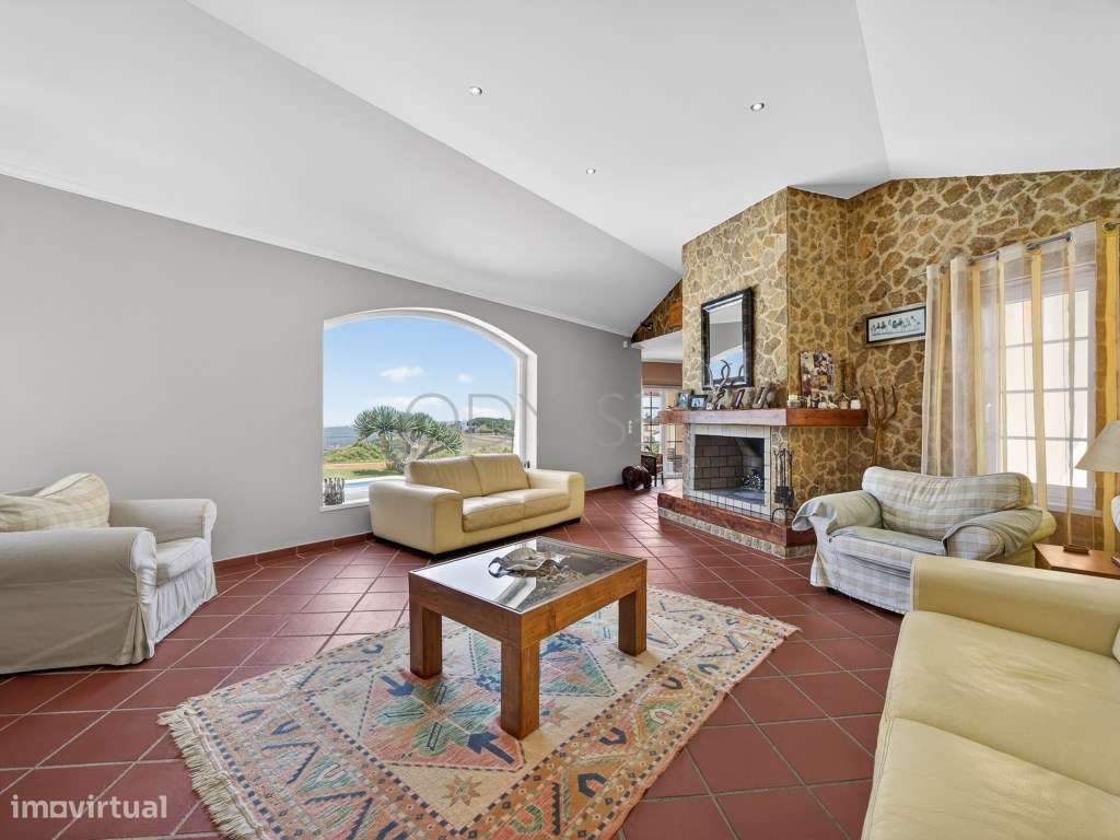 Villa T3 com piscina e vistas panorâmicas aninhada na aldeia histór...-16