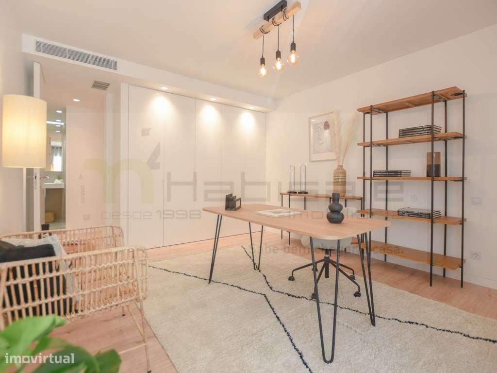 T3 em Condomínio Privado com Piscina no Centro de Famões-16