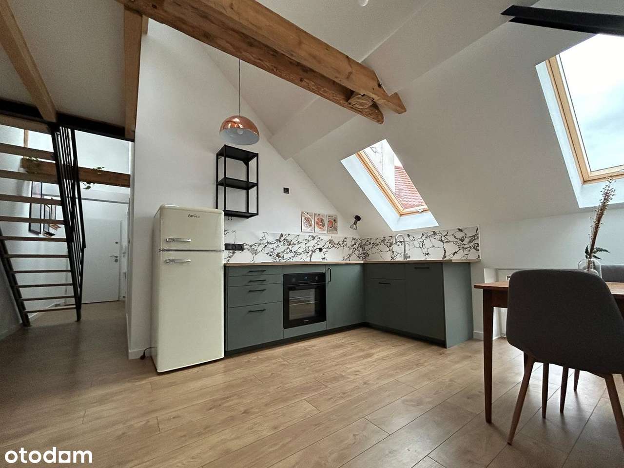 Przestronne, klimatyczne mieszkanie z antresolą w sercu Łazarza