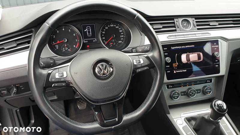 Volkswagen Passat 1.4 TSI BMT Trendline - 15