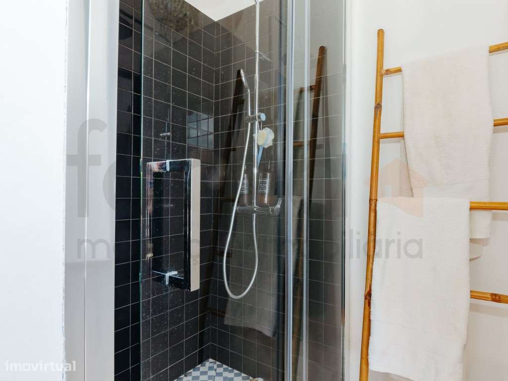 Moradia Bifamiliar T10 com Piscina e Elevada Rentabilidade - Parede...-30
