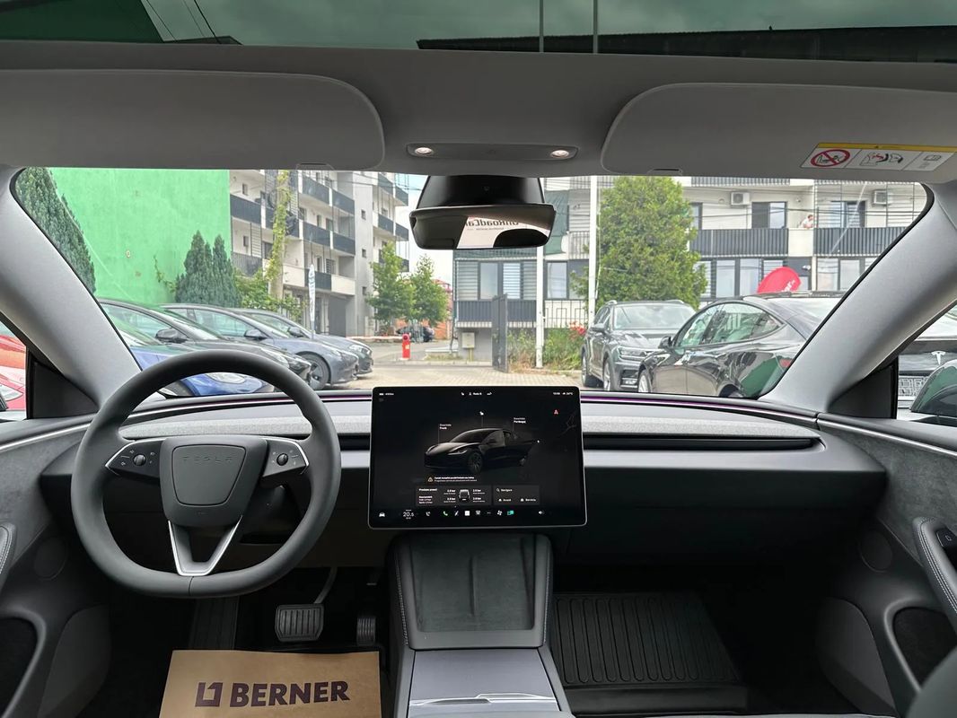Tesla Model 3 Langstreckenbatterie Allradantrieb Dual Motor - 26