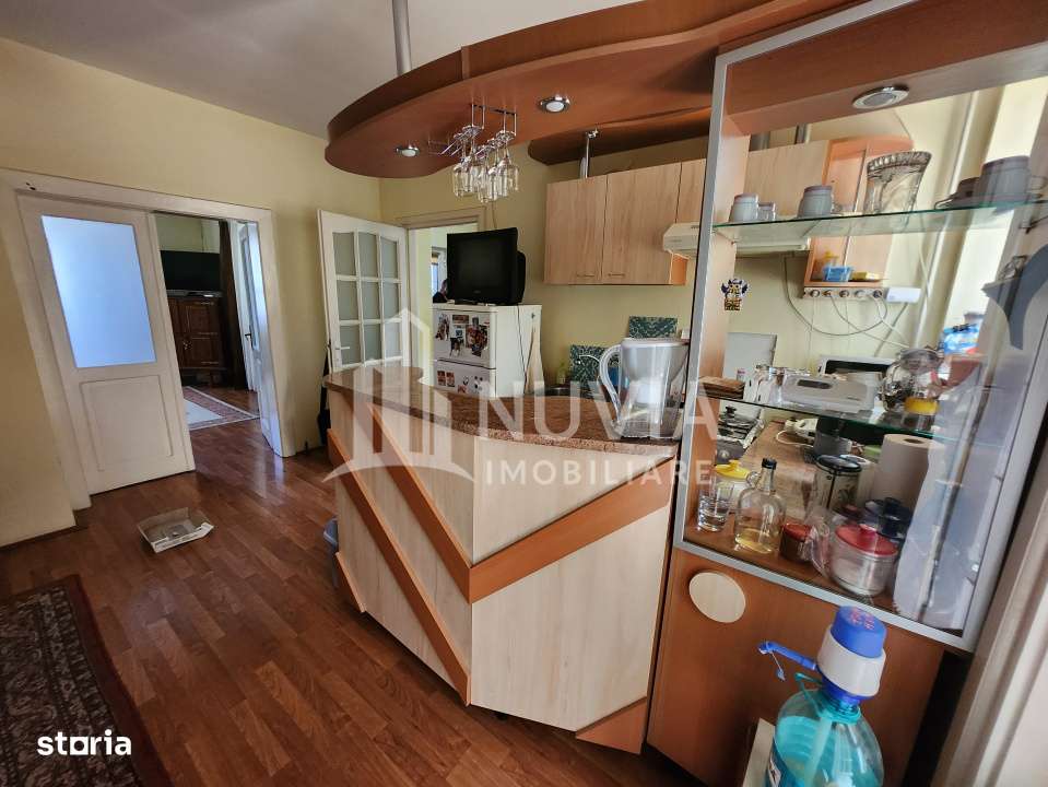 Casa individuala cu 3 camere,371 mp teren,Centru-2