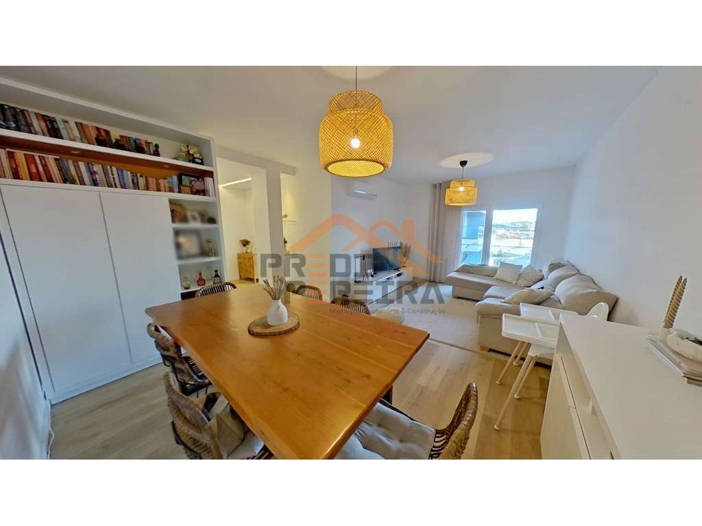 Apartamento T3, com parqueamento para uma viatura e arrecadação, si... - Grande imagem: 4/37