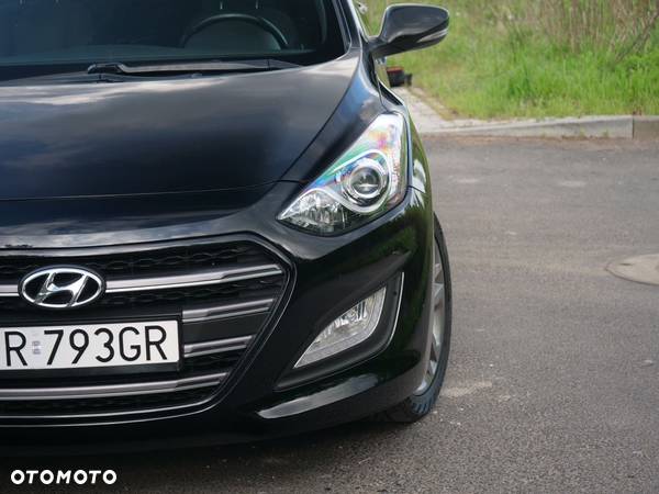 Hyundai I30 blue Kombi 1.6 GDi Passion - 14