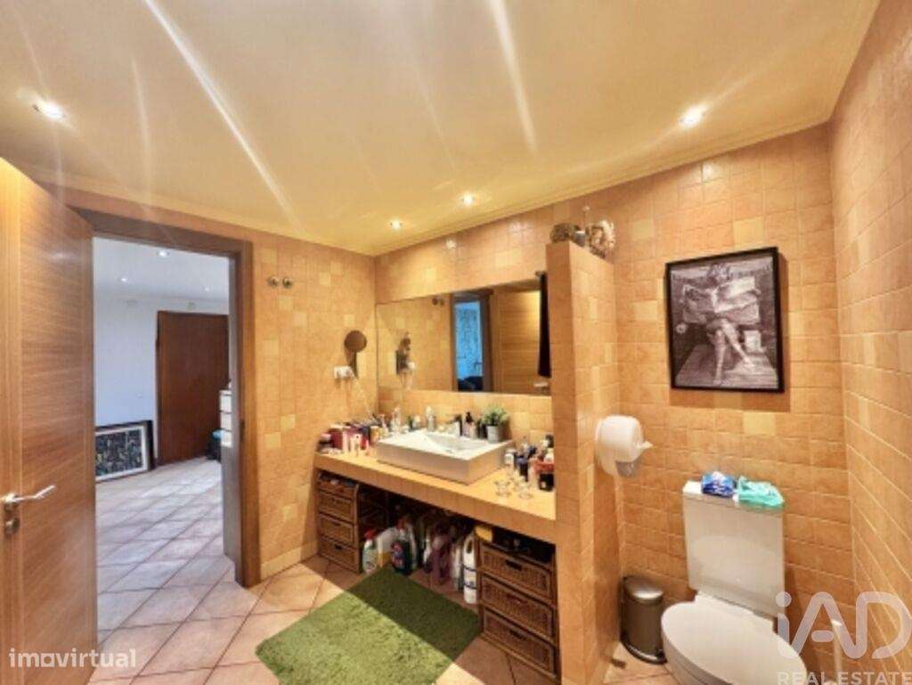 Apartamento T2 em Almada, Cova da Piedade, Pragal e Cacilhas de 132 m2 - Grande imagem: 5/23