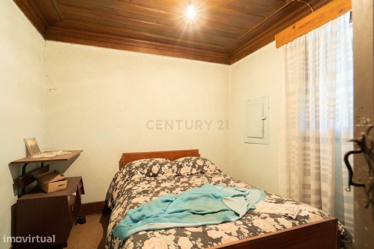 Moradia c/ pátio interior fechado-4