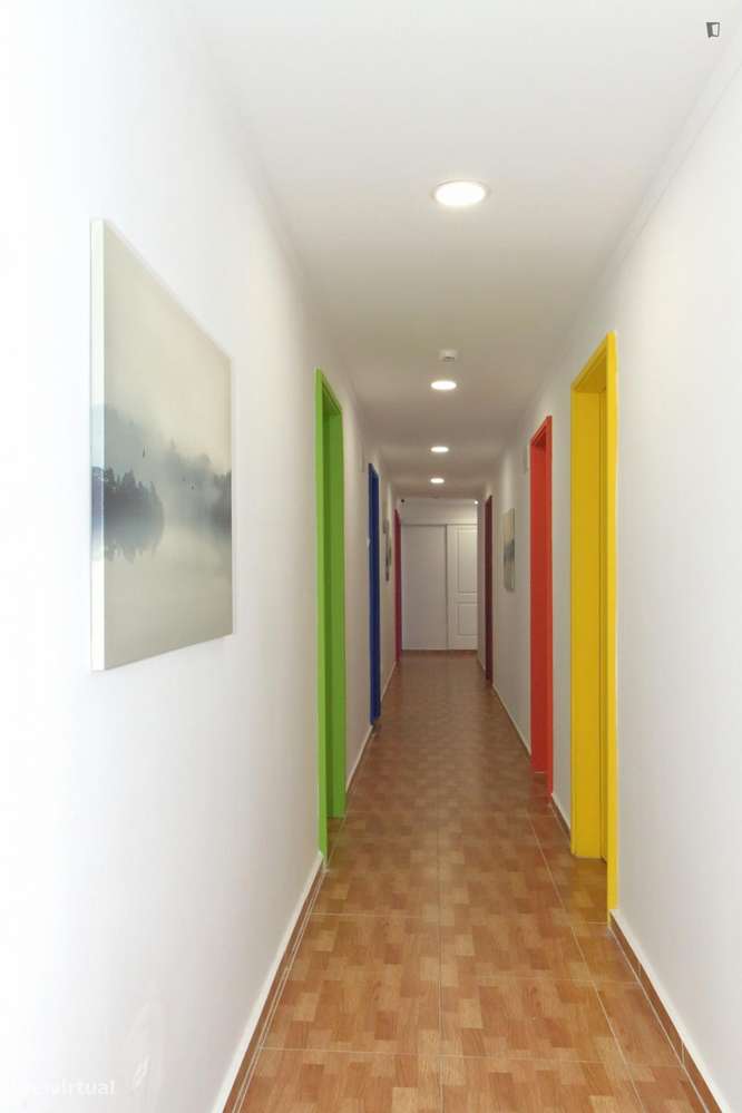 Quarto - localizado em Penha Lisbon - Grande imagem: 3/10