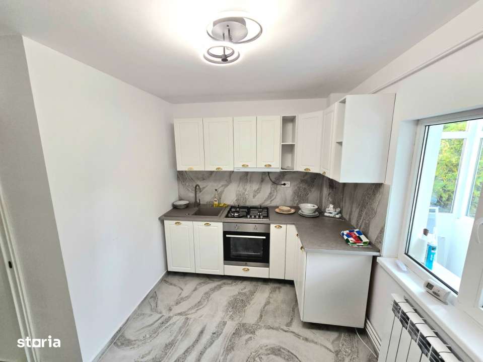 Inchiriere apartament | Trei camere decomandat | Nicolina - 73mp - Imagine principală: 4/12