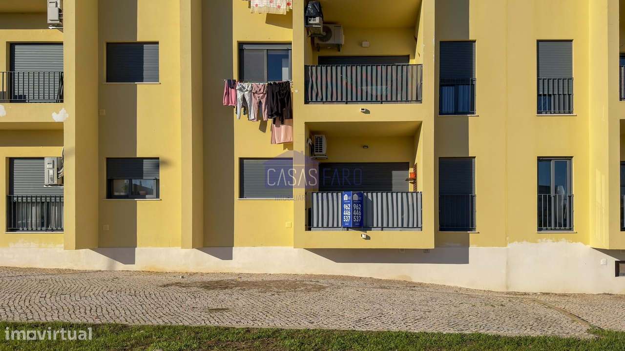Apartamento T3 semi-novo nos arredores de Olhão na Zona Alta com estac-28