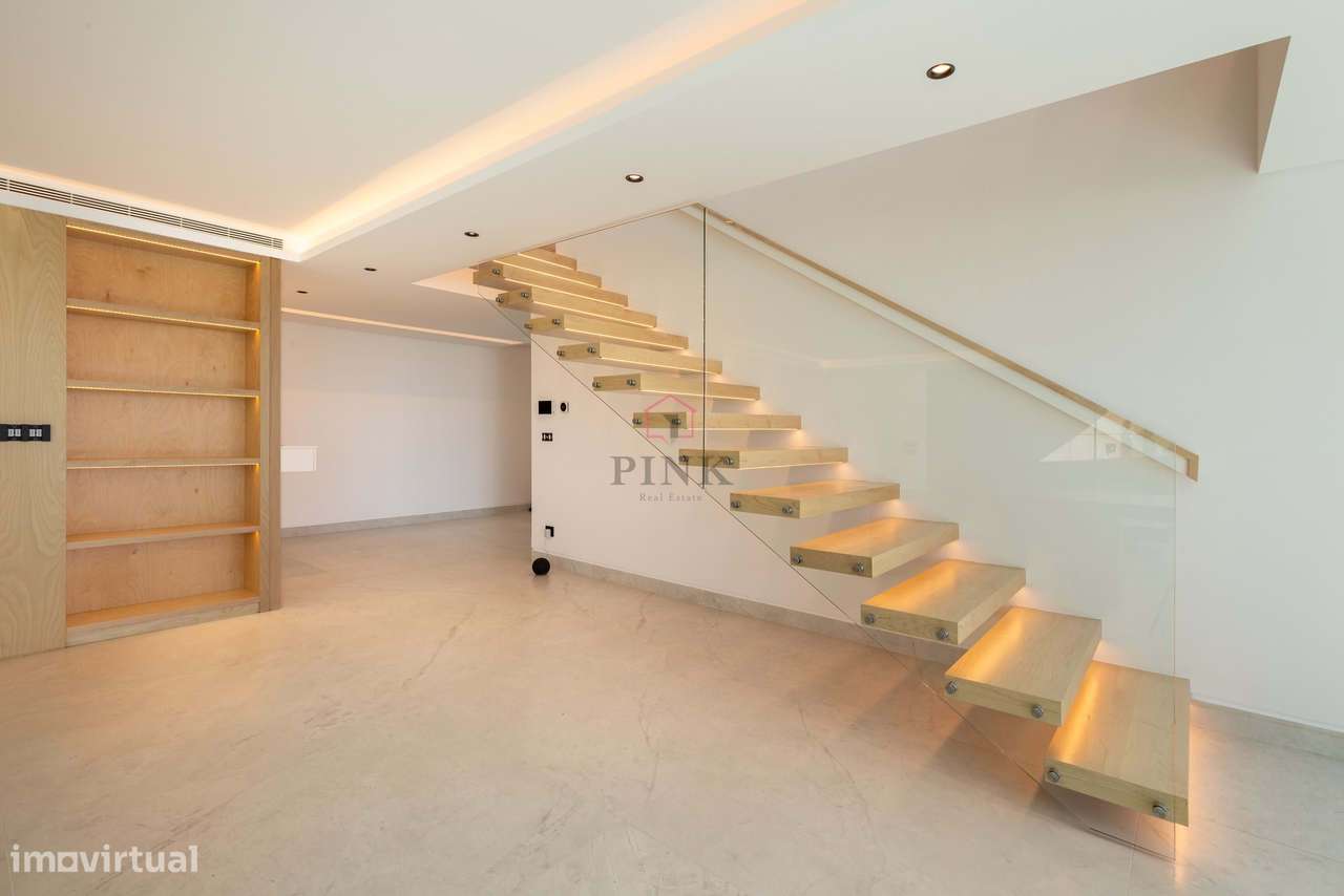 Moradia de Luxo com Piscina - T4 no Funchal-42