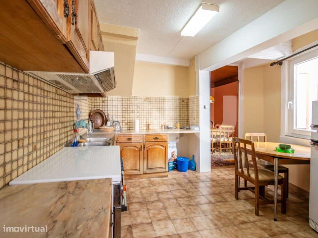 Prédio com Dois Edifícios Independentes no Tortosendo - Elevado Pot...-23