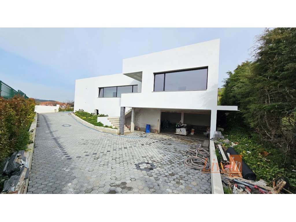 Moradia T4 Isolada na Azueira em Mafra - Grande imagem: 5/42