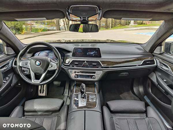 BMW Seria 7 750Li - 23
