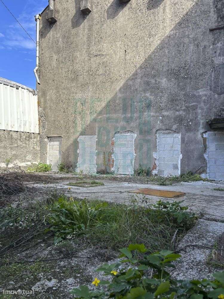 Prédio em Milheirós - Grande imagem: 4/14