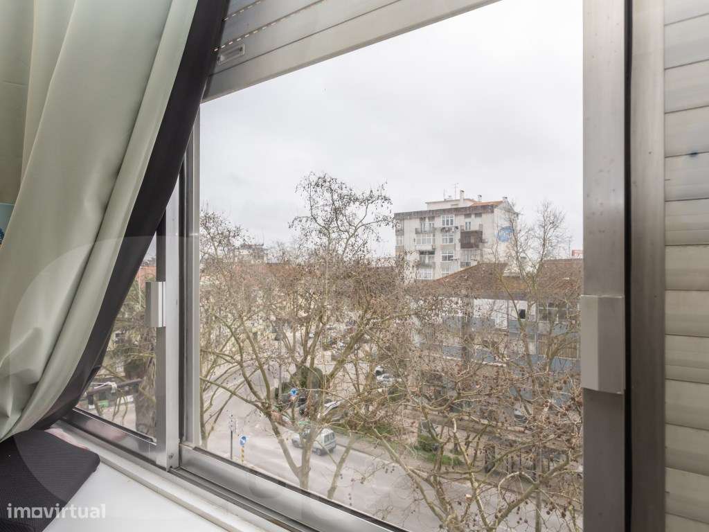 T2 Remodelado em Corroios | Vista Desafogada | A 2 Min da Estação F...-13