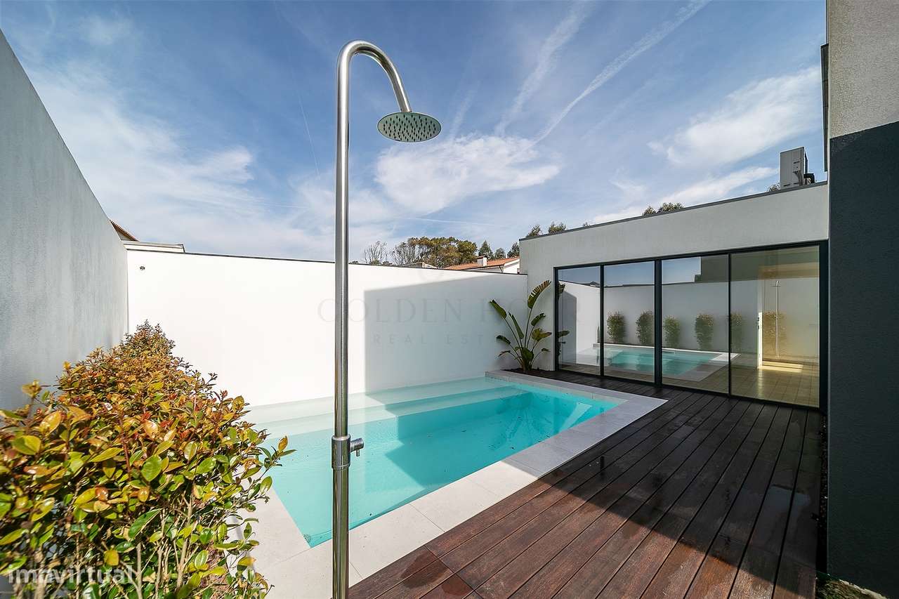 Moradia T4 de Luxo em Canidelo com Vista Mar | Golden Hour Real Estate-16