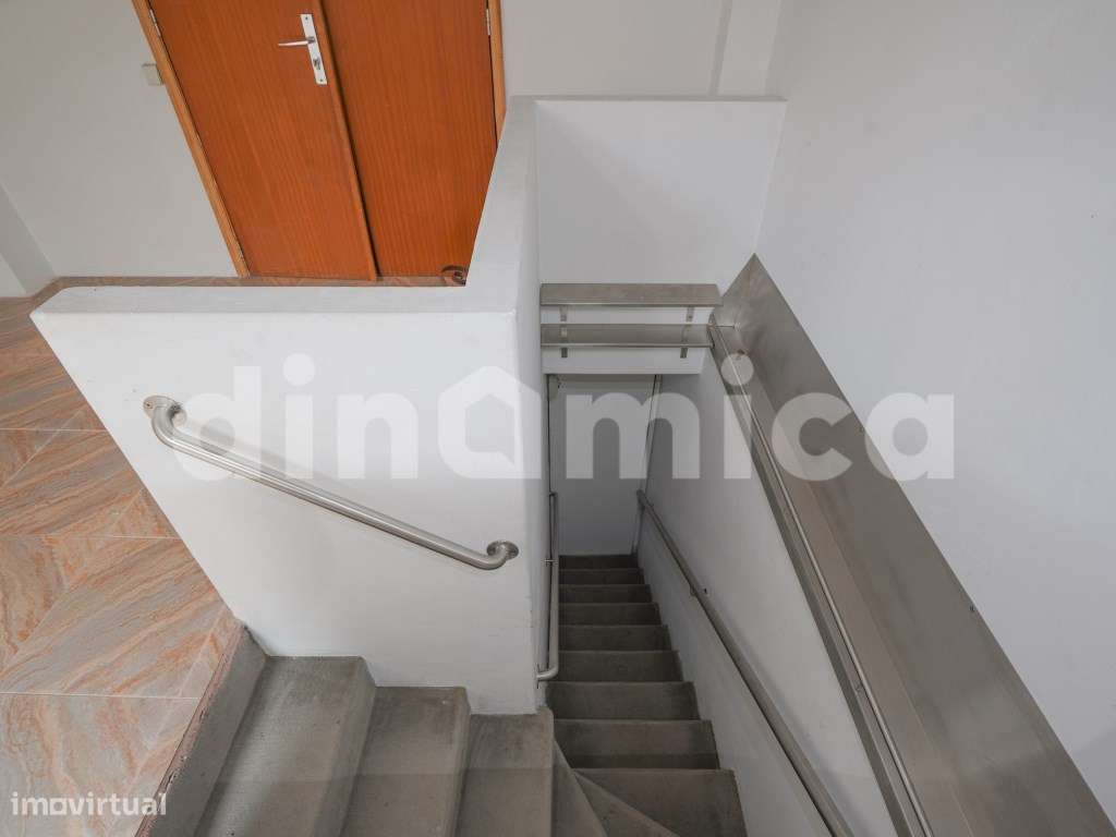 Apartamento T3+1 com 4 Frentes na Póvoa de Varzim - A 350m da Praia-35