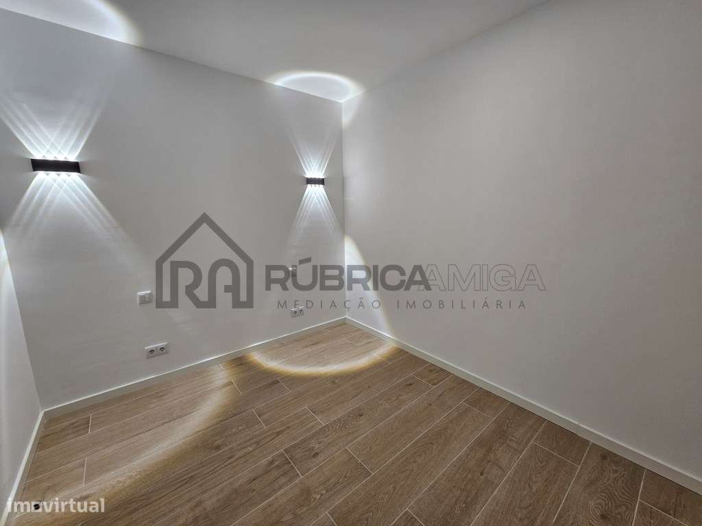 Moradia recuperada com garagem em Loulé-6