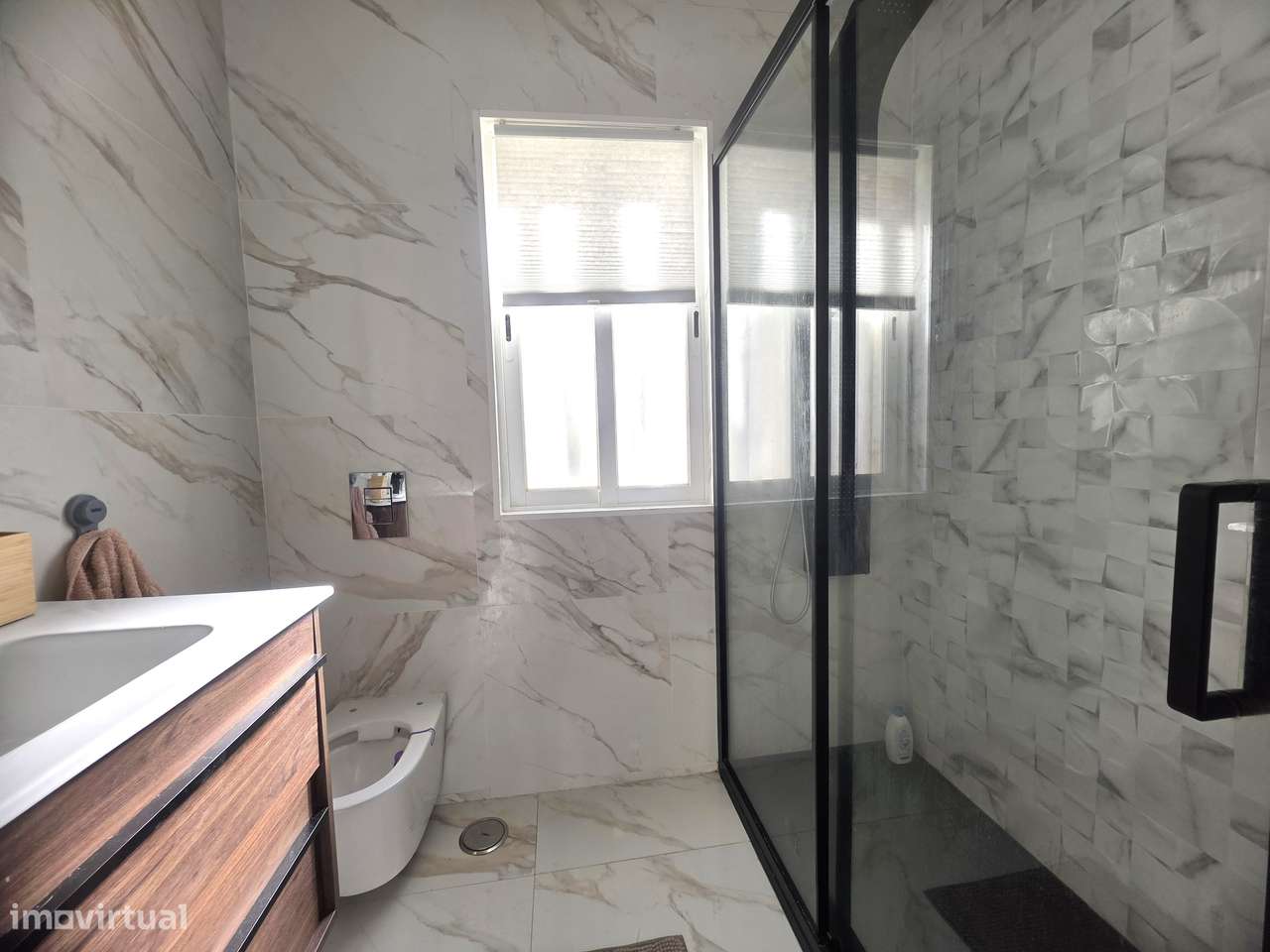 Apartamento T2 Duplex Recuperado - A 70m da Praia do Ouro-14