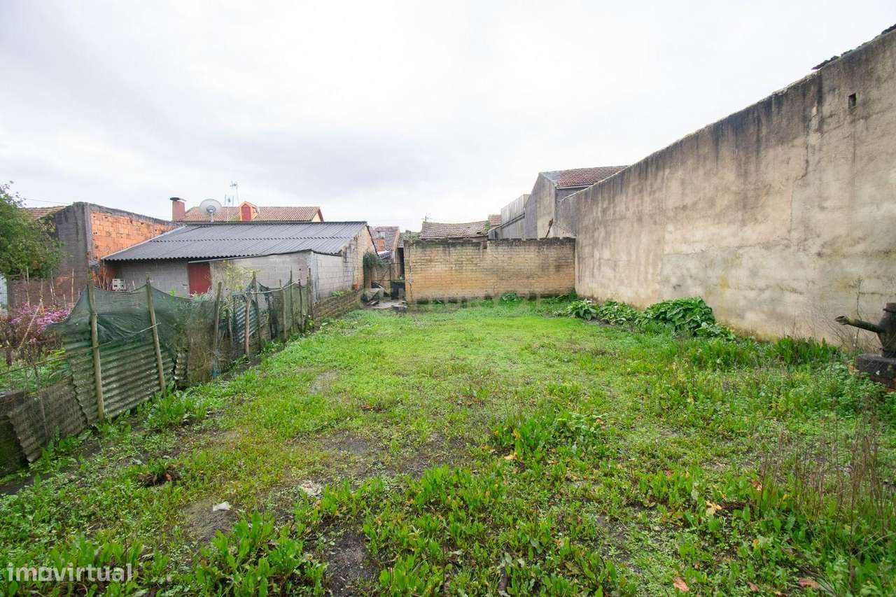 Moradia para remodelar em Pedreira de Vilarinho (Vilarinho do Bairro --8