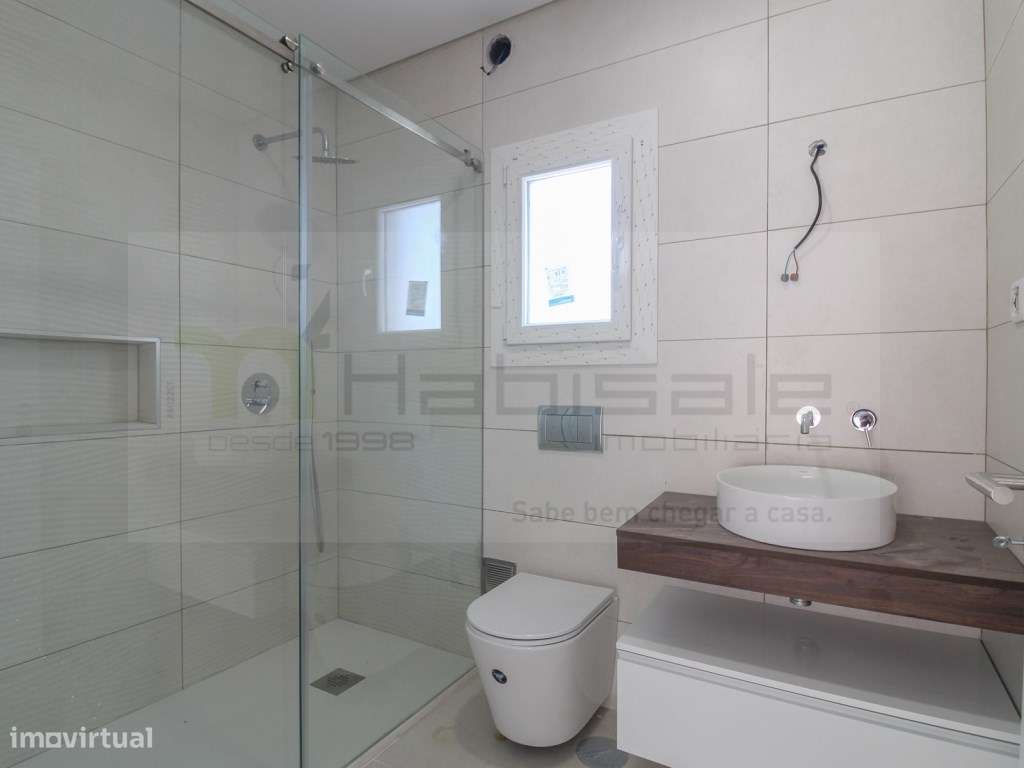 Moradia com Piscina em condomínio a 10 minutos da praia-8