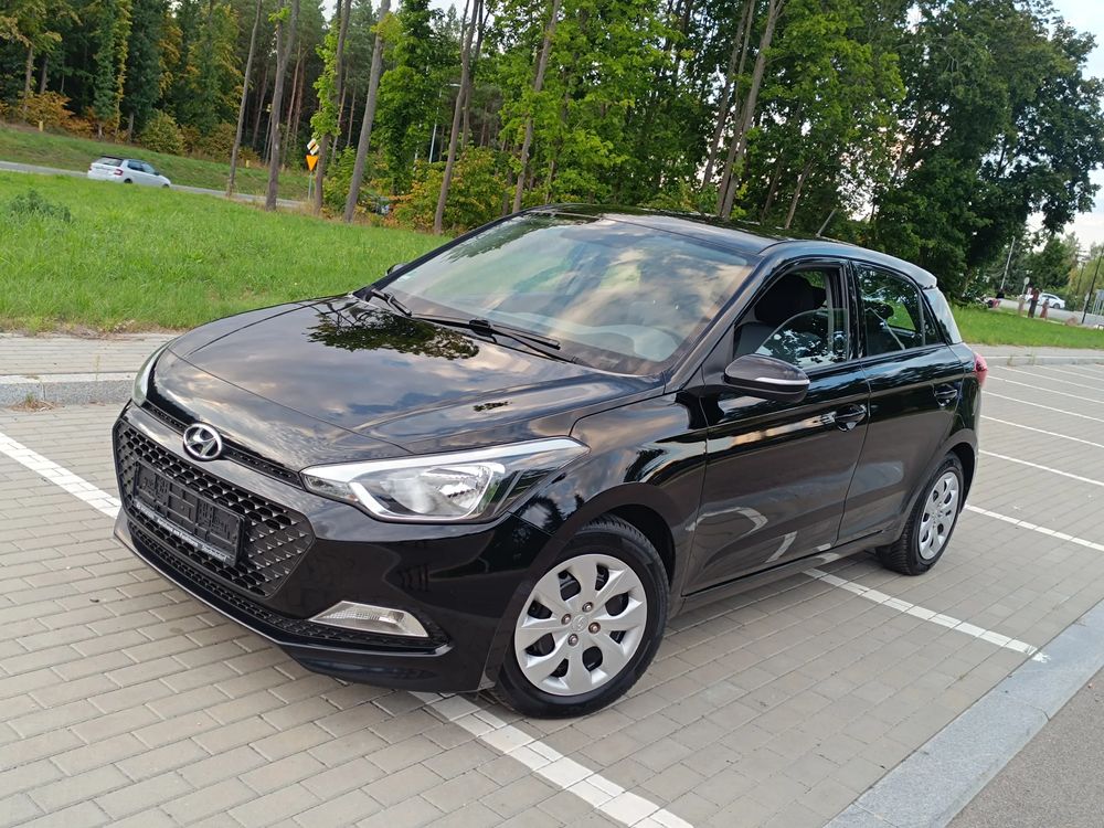 Hyundai i20 II (2014-2020) blue 1.2 Classic 2018