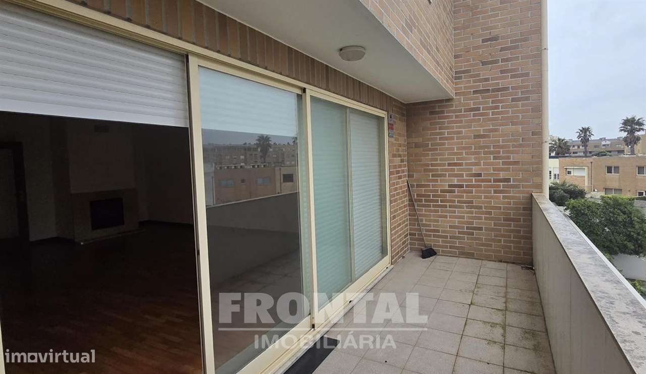 T3 Duplex em Condomínio Fechado com Piscina | Lavra, Matosinhos-8
